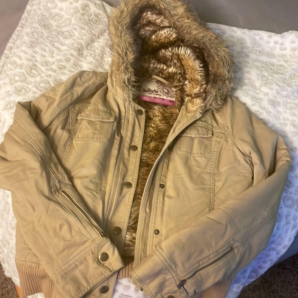 Hollister crop winter jacket great condition small /medium